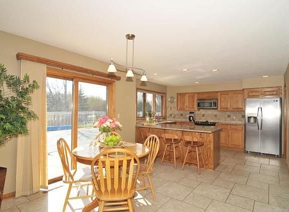 5th image of 2281 S Woodshire Ct