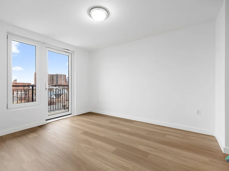 3510 Glenwood Rd #5J — Photo 10