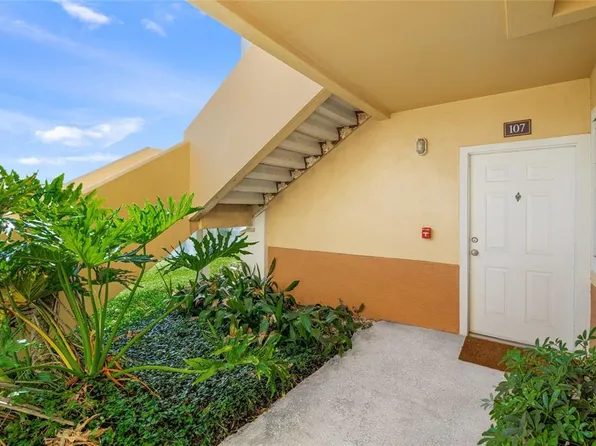 1050 Villagio Cir Unit 107, Sarasota, FL 34237