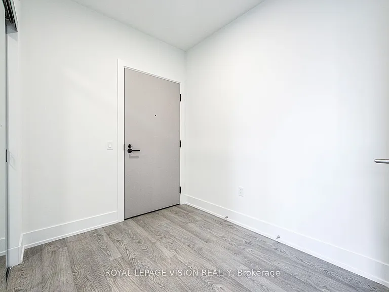 858 Dupont St #604 — Photo 9