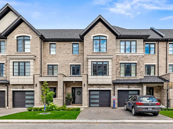 1802 Stallion Chase, Pickering, ON L1V 0E7