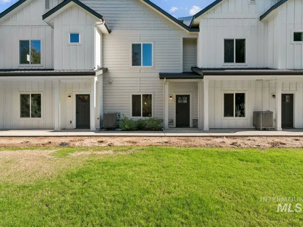 8287 W Latte Ln, Garden City, ID 83714