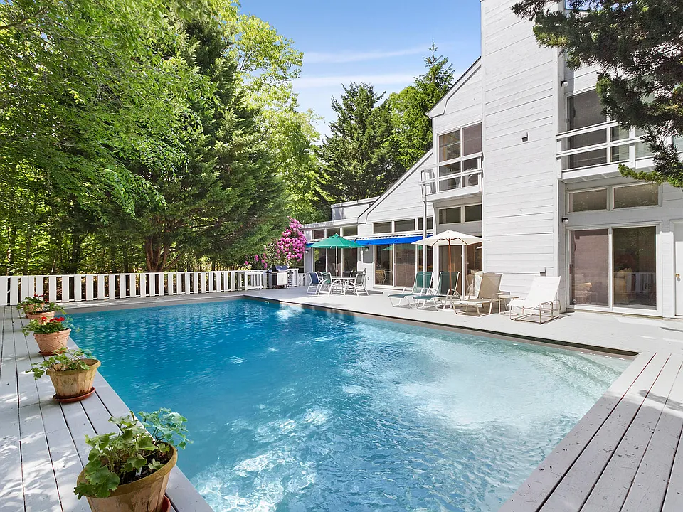 44 Longwoods Ln