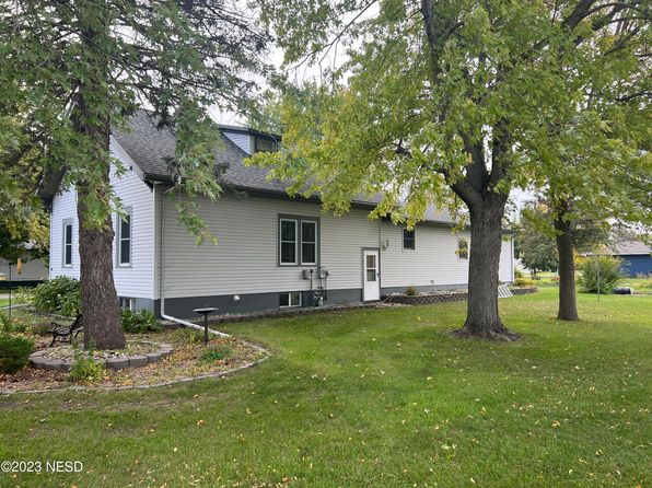 402 W 5th Ave, Milbank, SD 57252