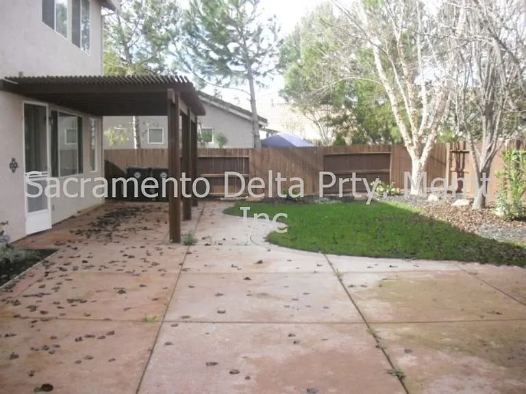 9561 Spring River Way — Photo 21