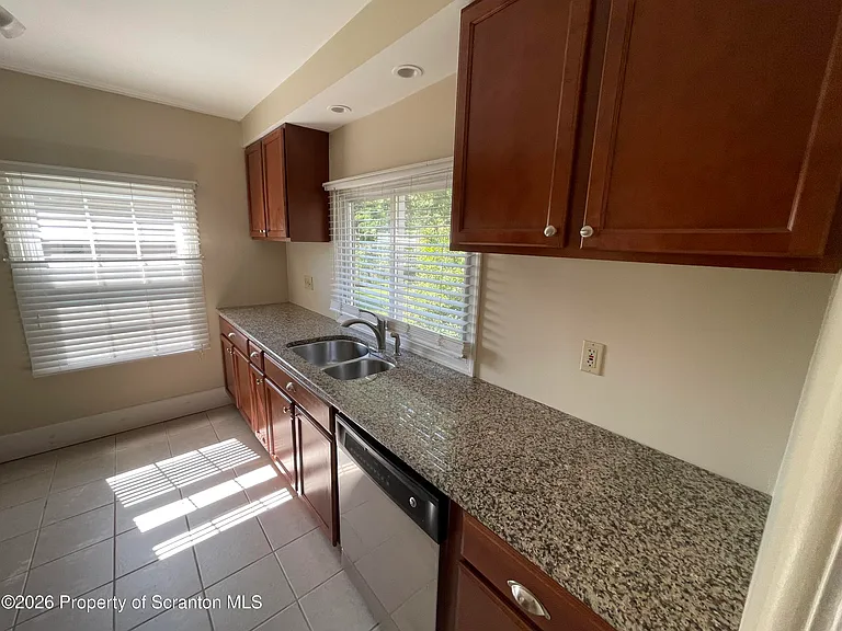 109 Park Dr — Photo 10