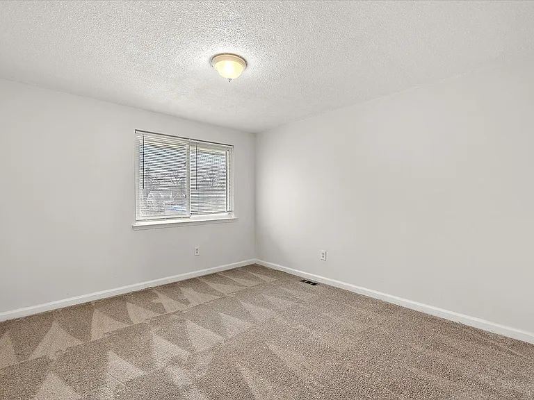 219 Ashland St — Photo 25