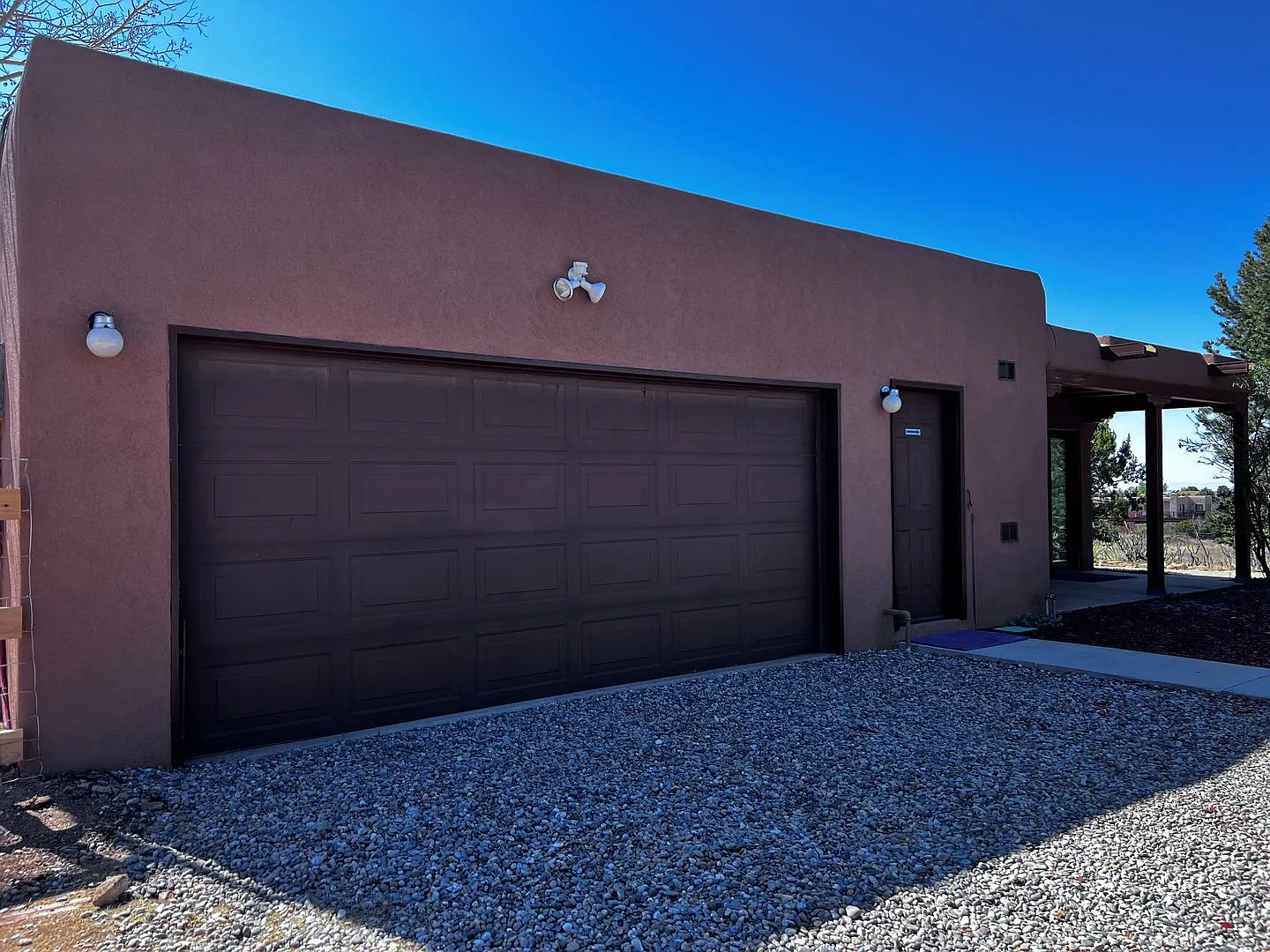 5 Oriente Ct - El Dorado! - Move in ready! — Photo 1