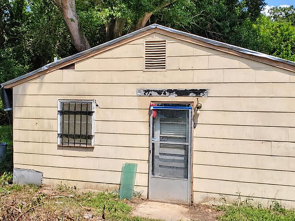 2nd image of 2739 Deeb Dr