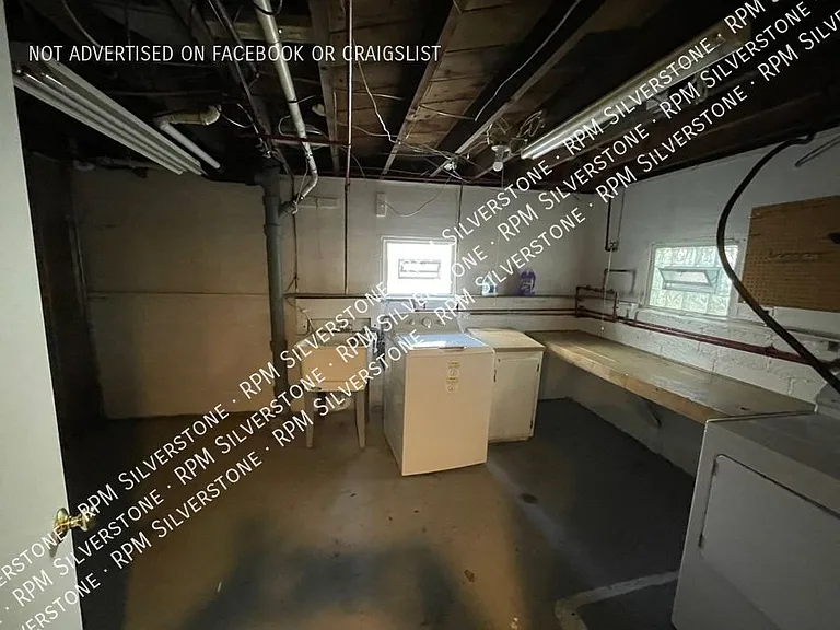 613 E 3rd St — Photo 19