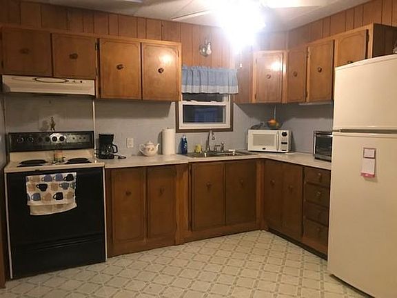 3rd image of 25 Sycamore Dr