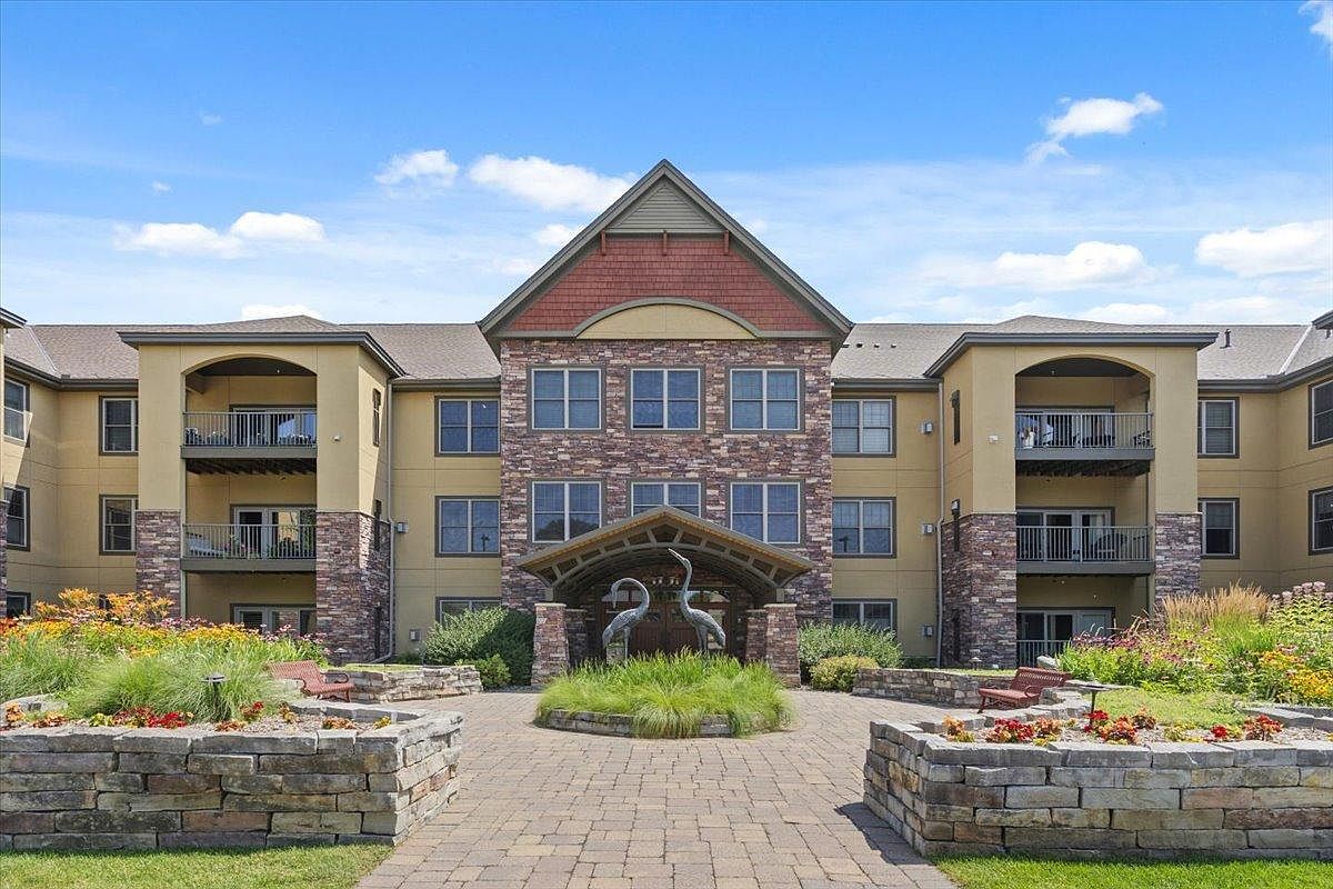 1940 Fulham St APT 207 — Midland Hills Country Club