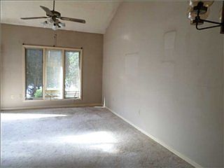 2nd image of 200 Woodgreen Dr APT 32