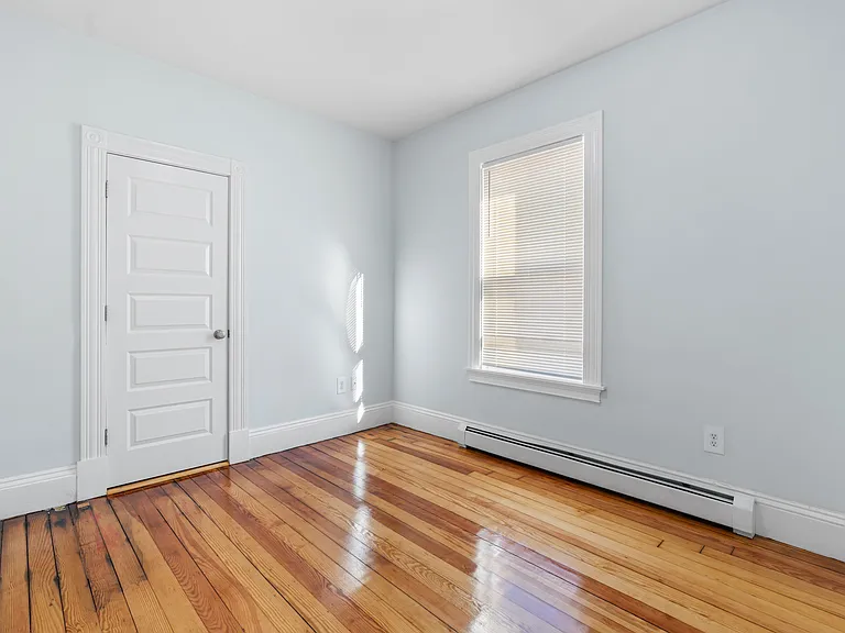 15 Romsey St #1 — Photo 9