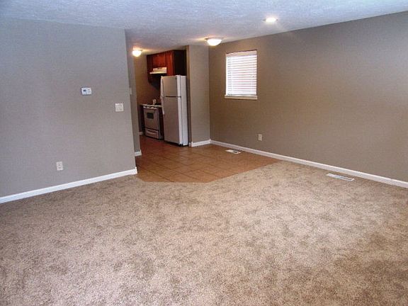 3rd image of 230 Utley Cir
