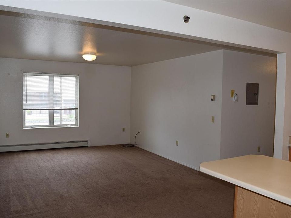 2nd image of 315 Barrow St APT 212