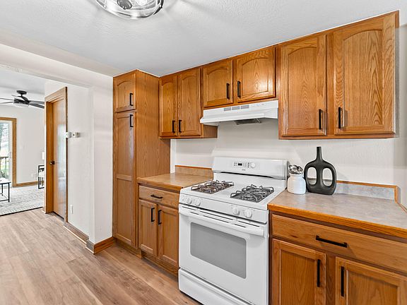 5th image of 728 5th St