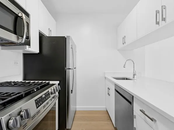 500 West 43rd Street image 3 of 13