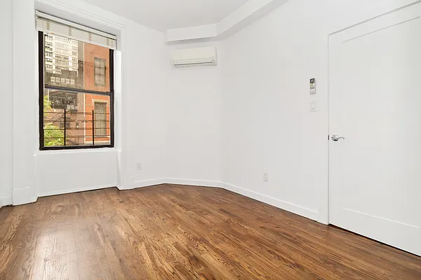 Rented by Compass | media 11