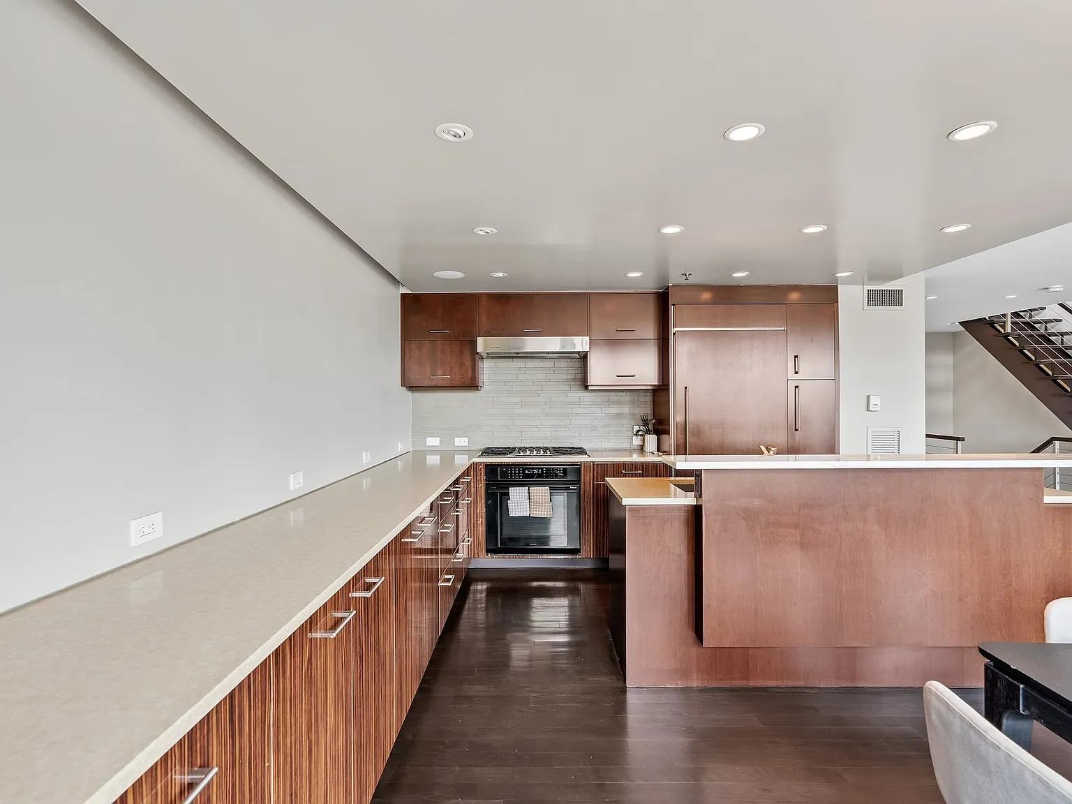2 bed, 2.0 bath, 1549 sqft, $7,000 — Photo 2