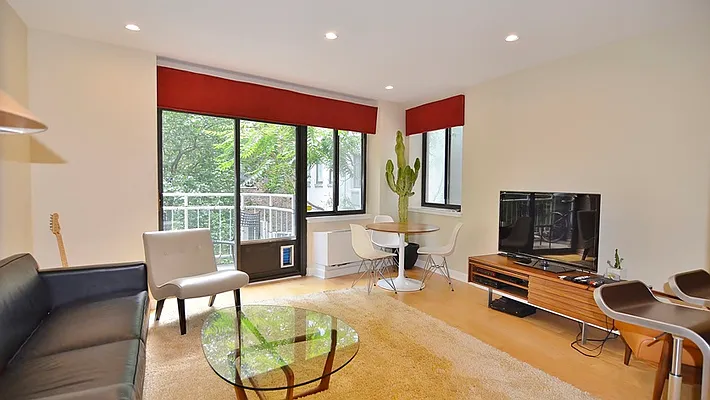 Rented by Park Property Advisors | media 13