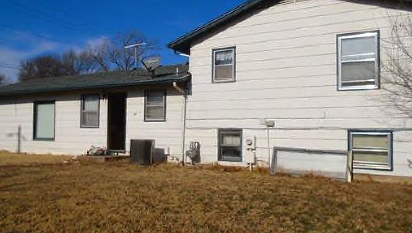 2nd image of 410 NE 16th St