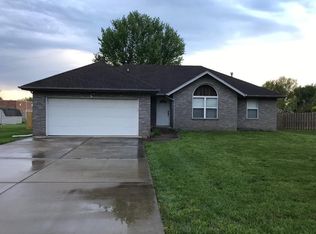 402 1/2 W Brown St, Clever, MO 65631