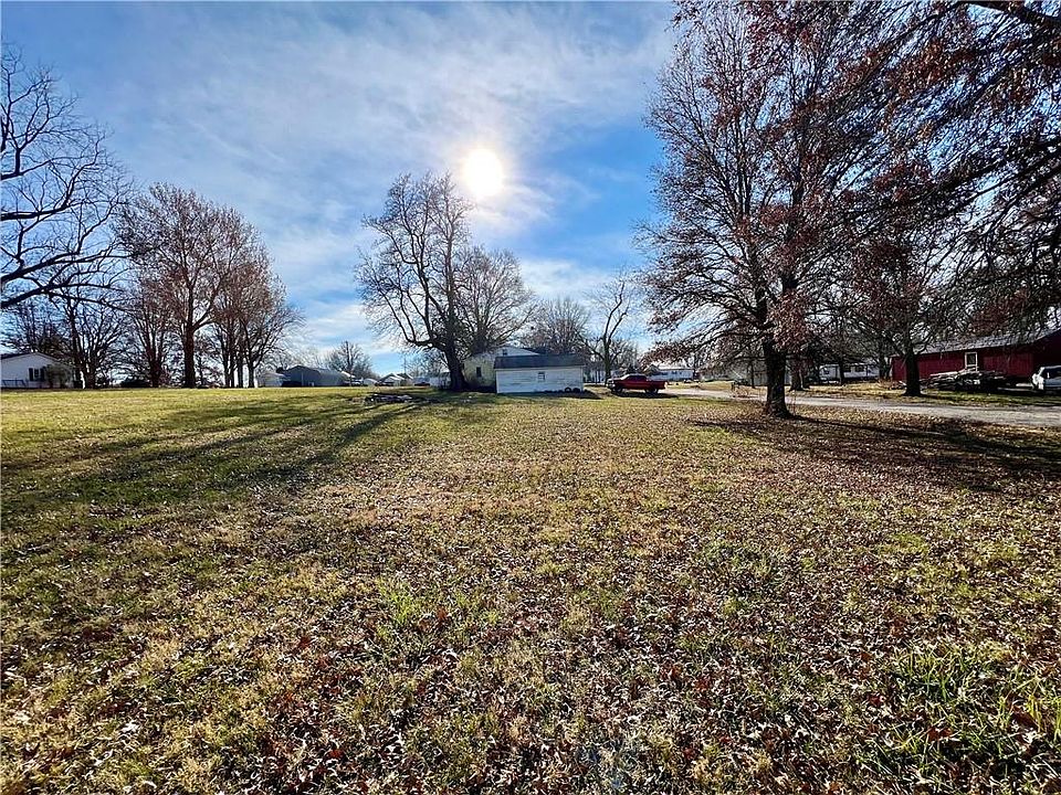 609 N Elizabeth St, Corder, MO 64021 | Zillow