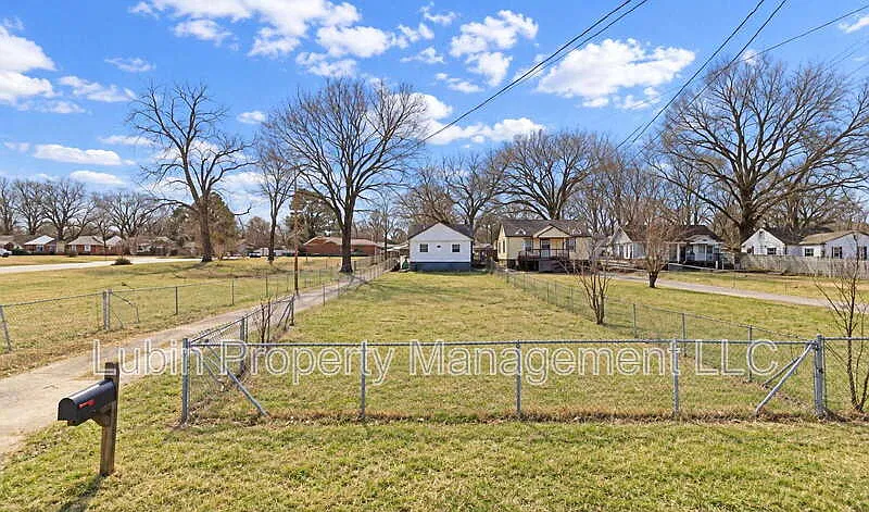 East Memphis — Photo 1