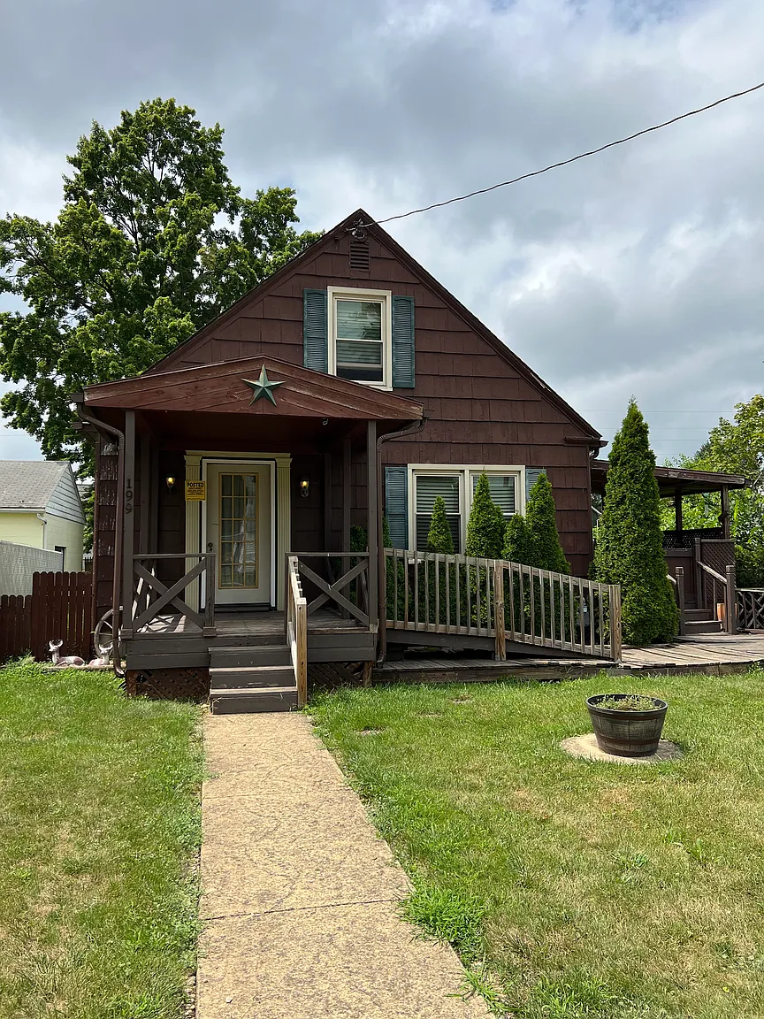 199 Johnson St photo 1