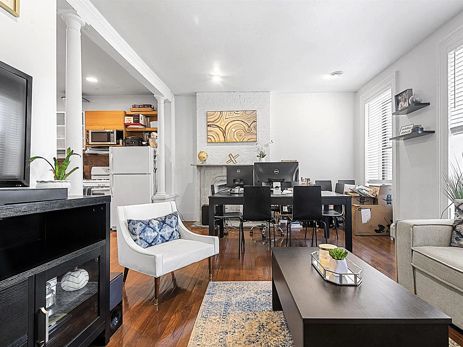 1 bed, 1000 sqft, $3,100 — Photo 2
