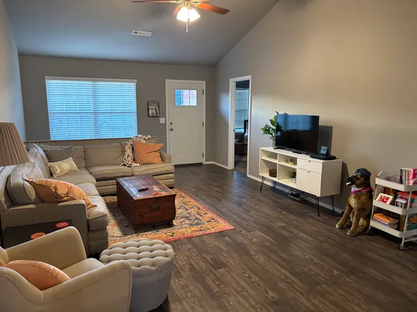 1190 S Gentle Valley Dr, Fayetteville, AR 72704