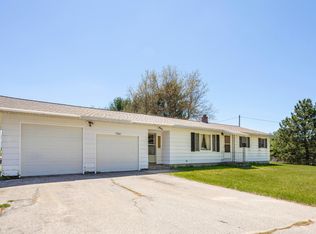 5560 E Thirteen Mile Rd, Paris, MI 49338