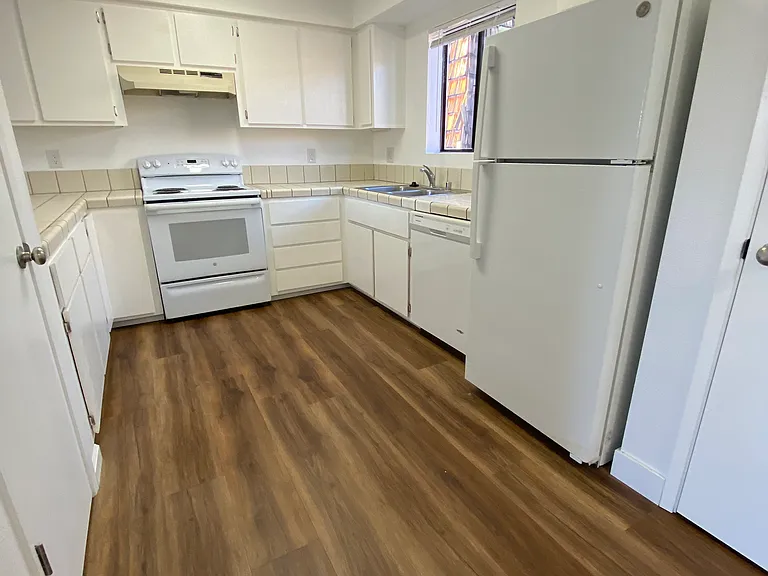 1199 Brinkby Ave #G — Photo 1