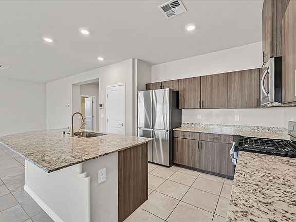 3rd image of 3840 Corellia Ave