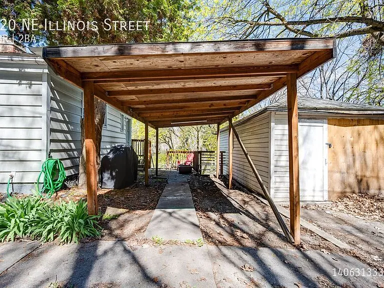 720 NE Illinois St — Photo 22