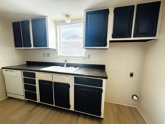 5th image of 402 S 2nd St APT B