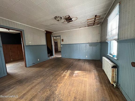 3rd image of 16 King St