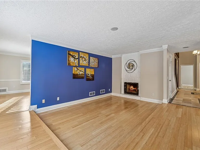 6895 Riverside Dr — Photo 18