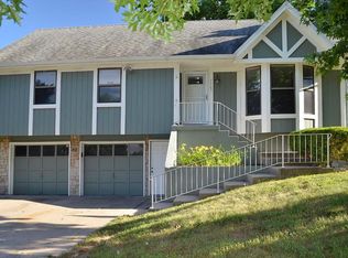 7705 NW Belvidere Pkwy, Kansas City, MO 64152