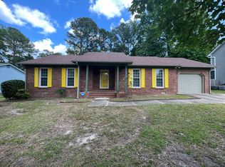5624 Watersplash Ln, Fayetteville, NC 28311