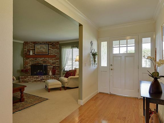 2nd image of 220 Cox Ave