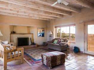 37 Agua Sarca Rd, Placitas, NM 87043