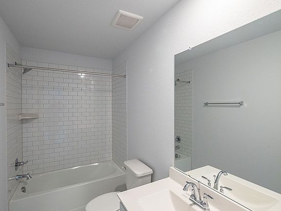 3rd image of 1050 Blue Oak Blvd