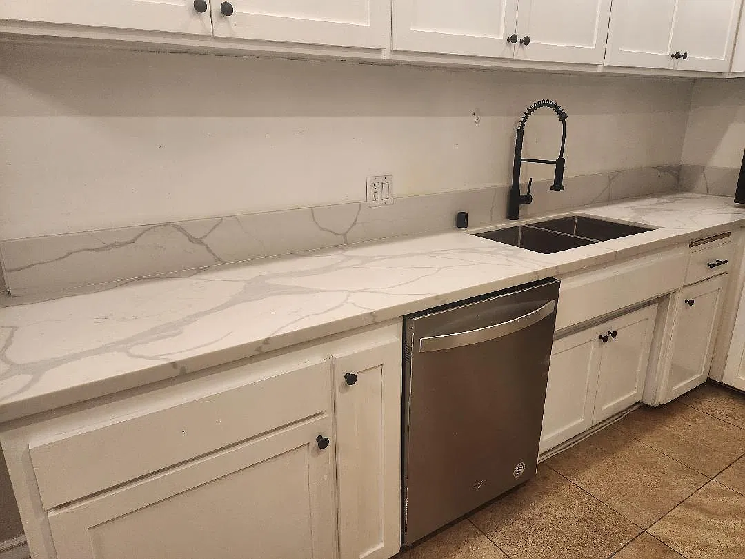 2 bed, 1008 sqft, $3,200 — Photo 2
