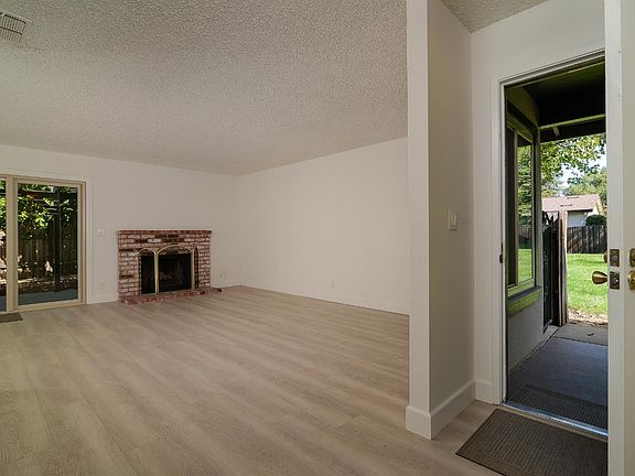 5th image of 2274 Windhaven Ln