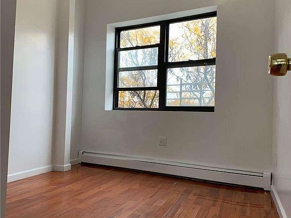 3rd image of 17306 Jamaica Ave