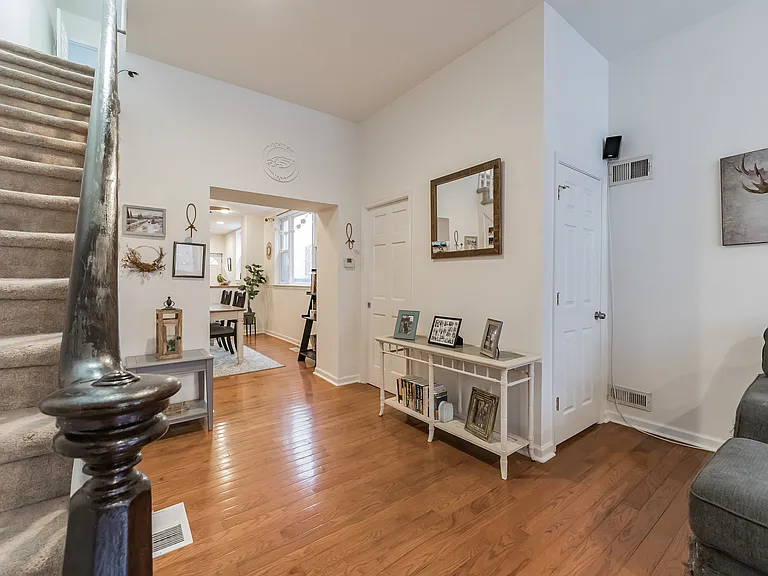 1327 S 9th St — Photo 3