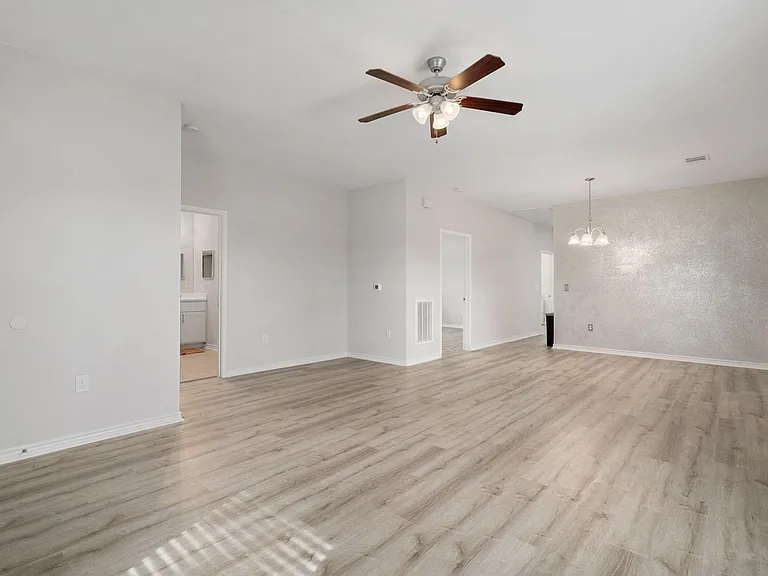 6927 David St — Photo 10