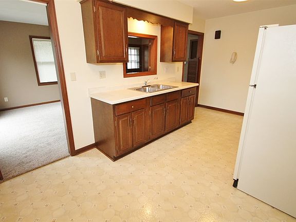 5th image of 2328 10th Ave